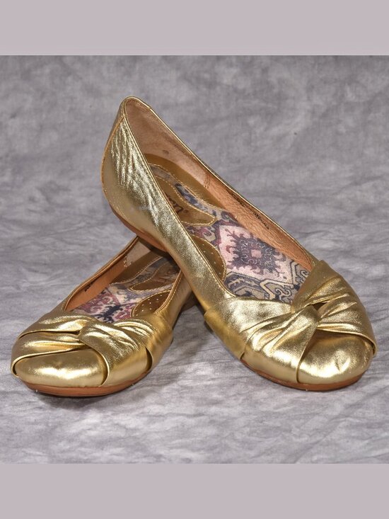 Born Shoes - Born Shoes Metallic Gold Lilly Knotted Flats Size 8/39 Leather Upper Gently Used